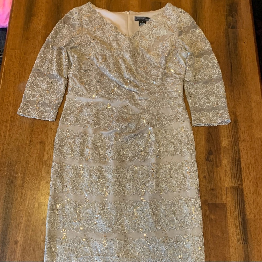 Jessica Howard Dress 10 Cream Lace and sequins 3/4 lace Sleeves Lined